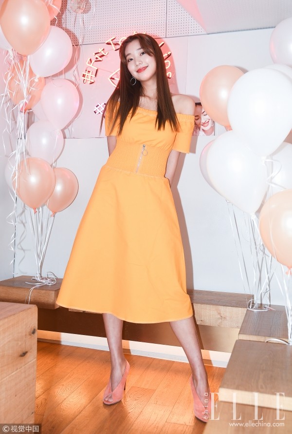 方领、V领、一字领,夏日显瘦领型大Battle