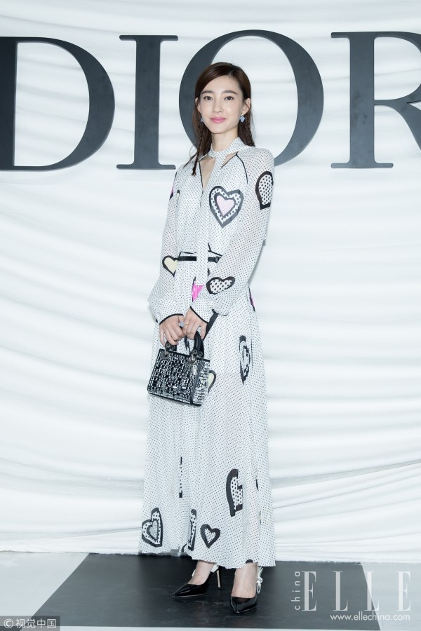 她们穿连衣裙这么瘦原本都是由于这条腰带!