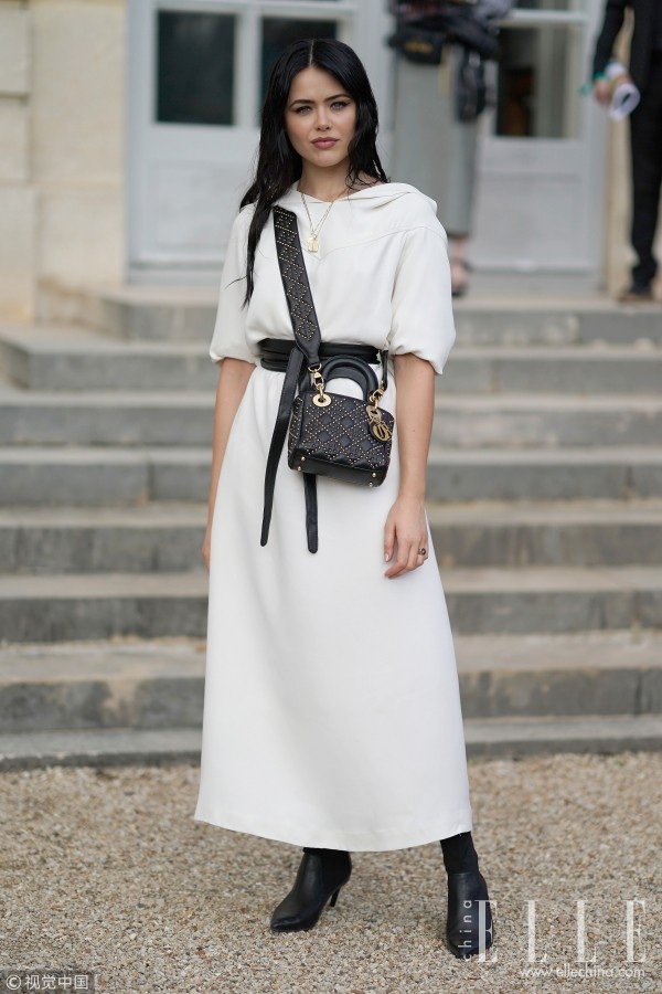 她们穿连衣裙这么瘦原本都是由于这条腰带!