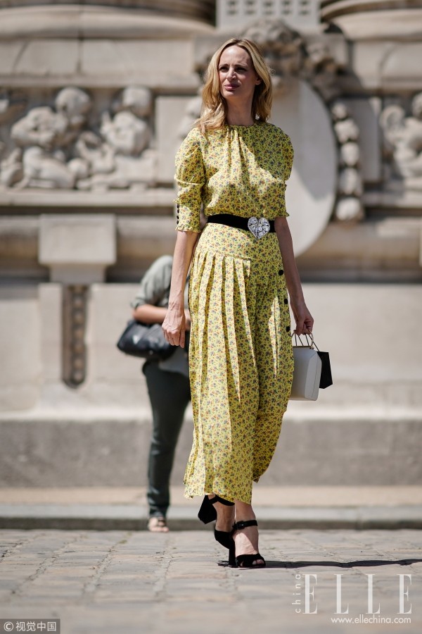 她们穿连衣裙这么瘦原本都是由于这条腰带!